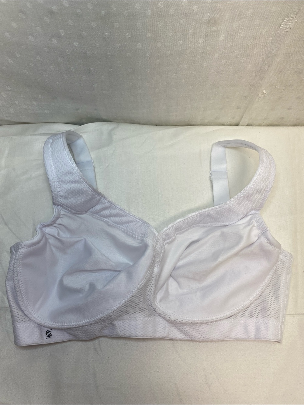 Glamorise Sport White Wireless Support Bra with Wide Straps Size 34D